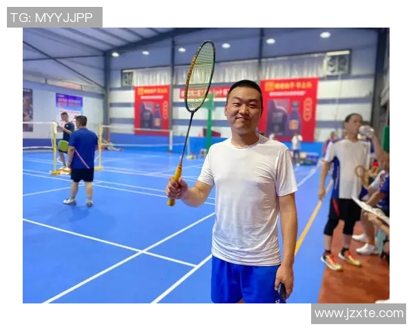 武汉羽毛球队耐力揭秘：羽毛球巨献背后的训练与坚持