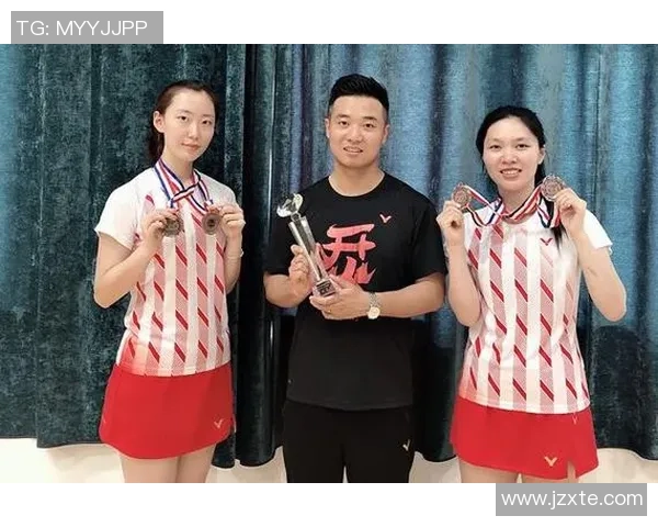 赛后分析：杭州羽毛球队与重庆羽毛球队技术对比与战术探讨